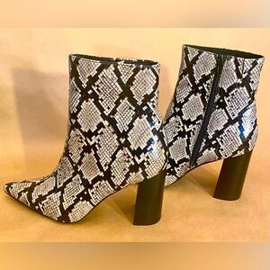 Jeffrey Campbell Women's Raven Snake Print Booties Size 8M